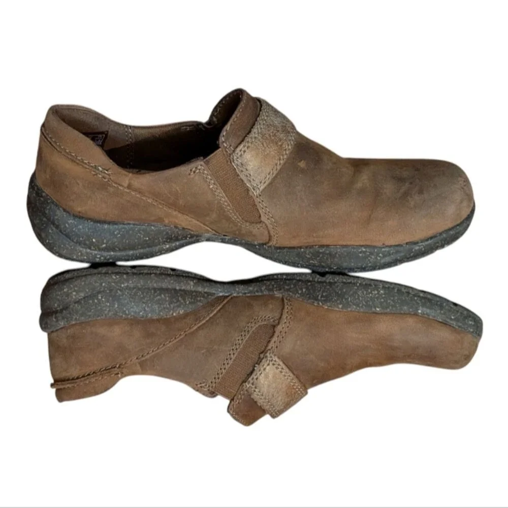 Clarks Roseville Dot Brown Leather Comfort Loafers size 6M tan distressed clog